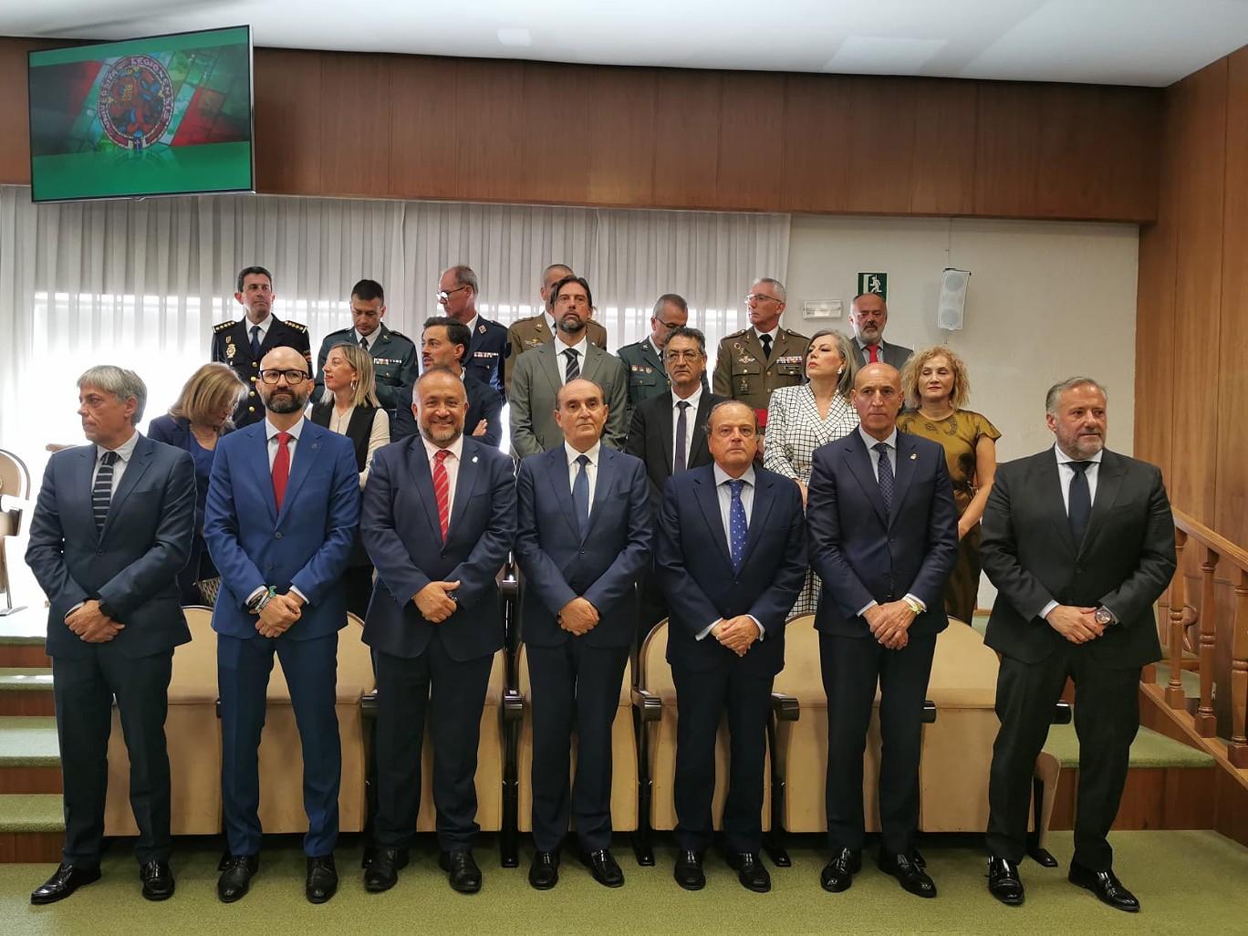 Autoridades asistentes al acto en la ULE, el jueves