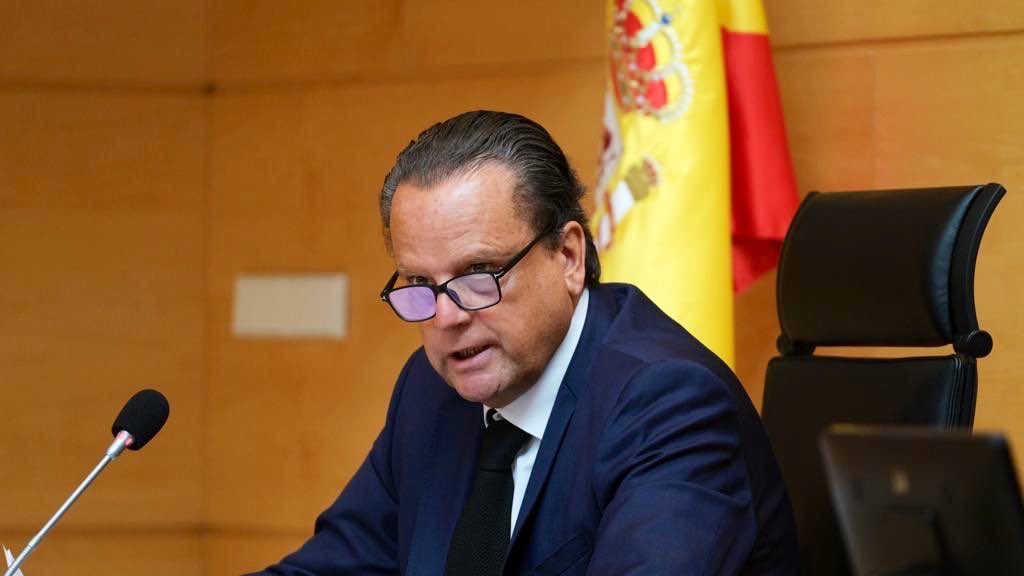 Mario Amilivia, expone los informes