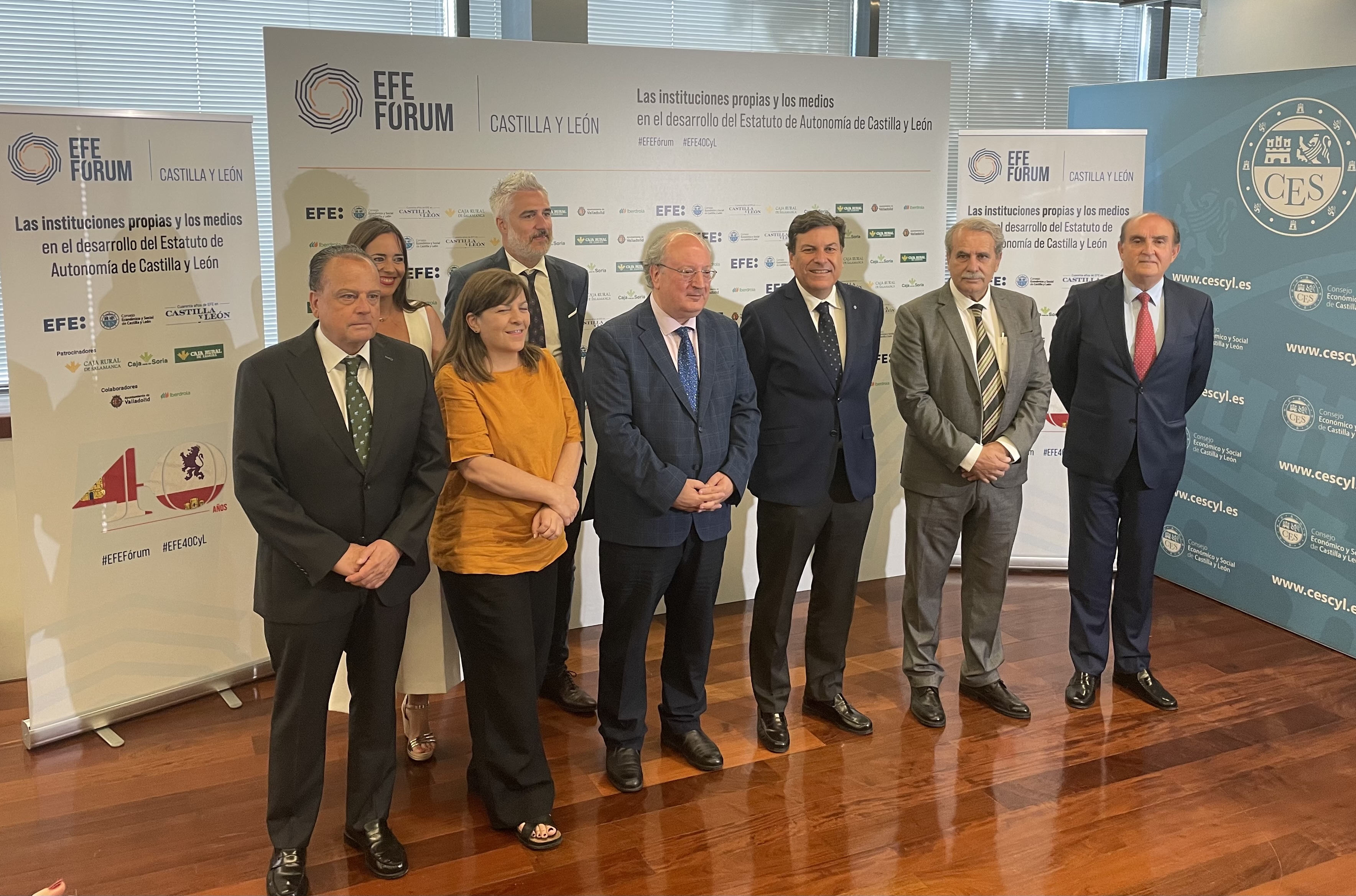Participantes en la mesa de las IIPP