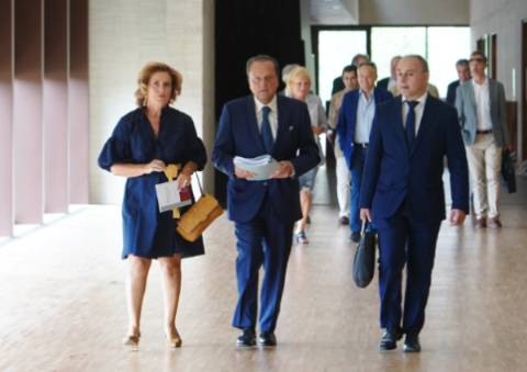 Amilivia a su llegada al Parlamento