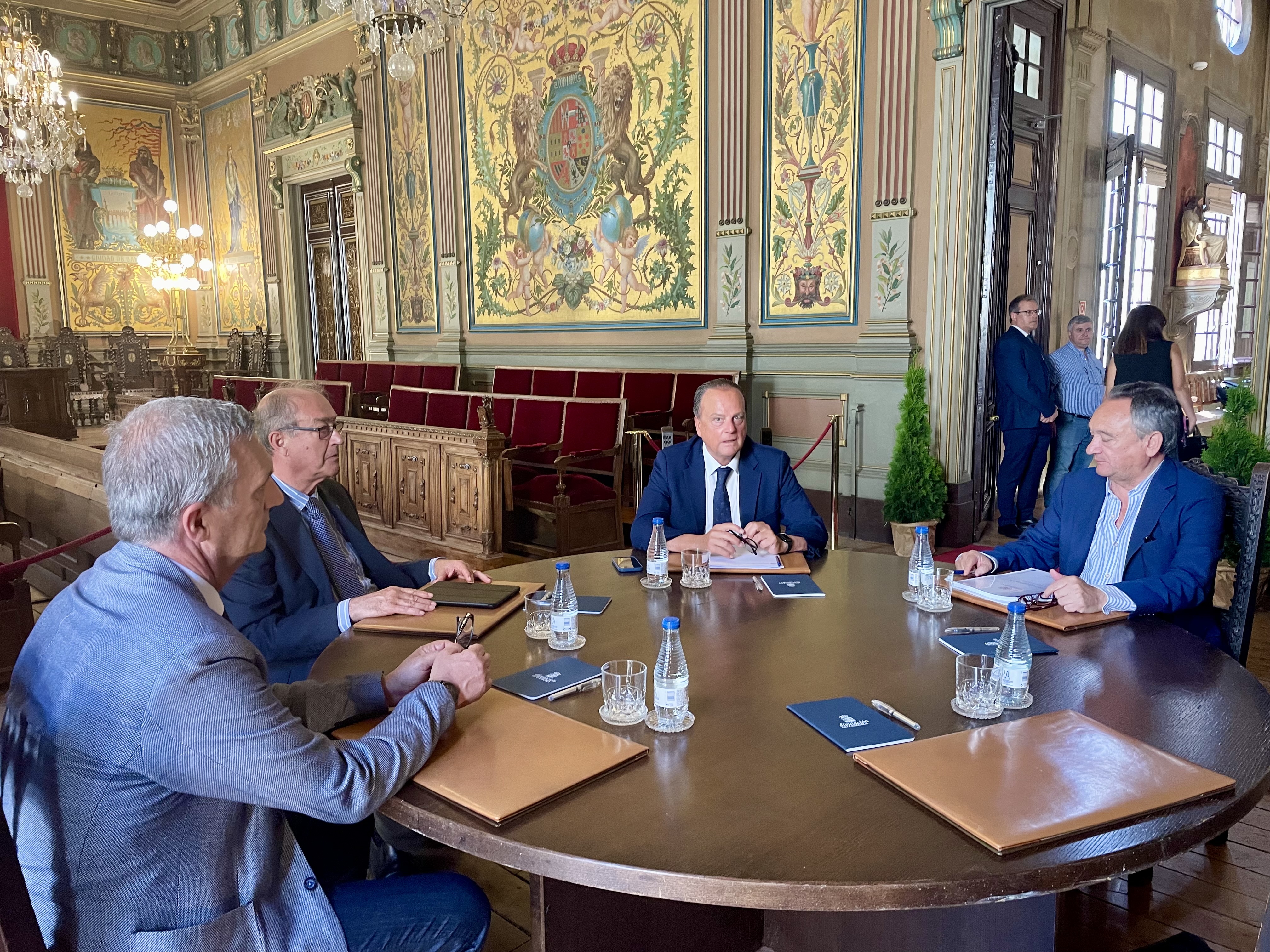 El Pleno se celebró en el antiguo Palacio Provincial