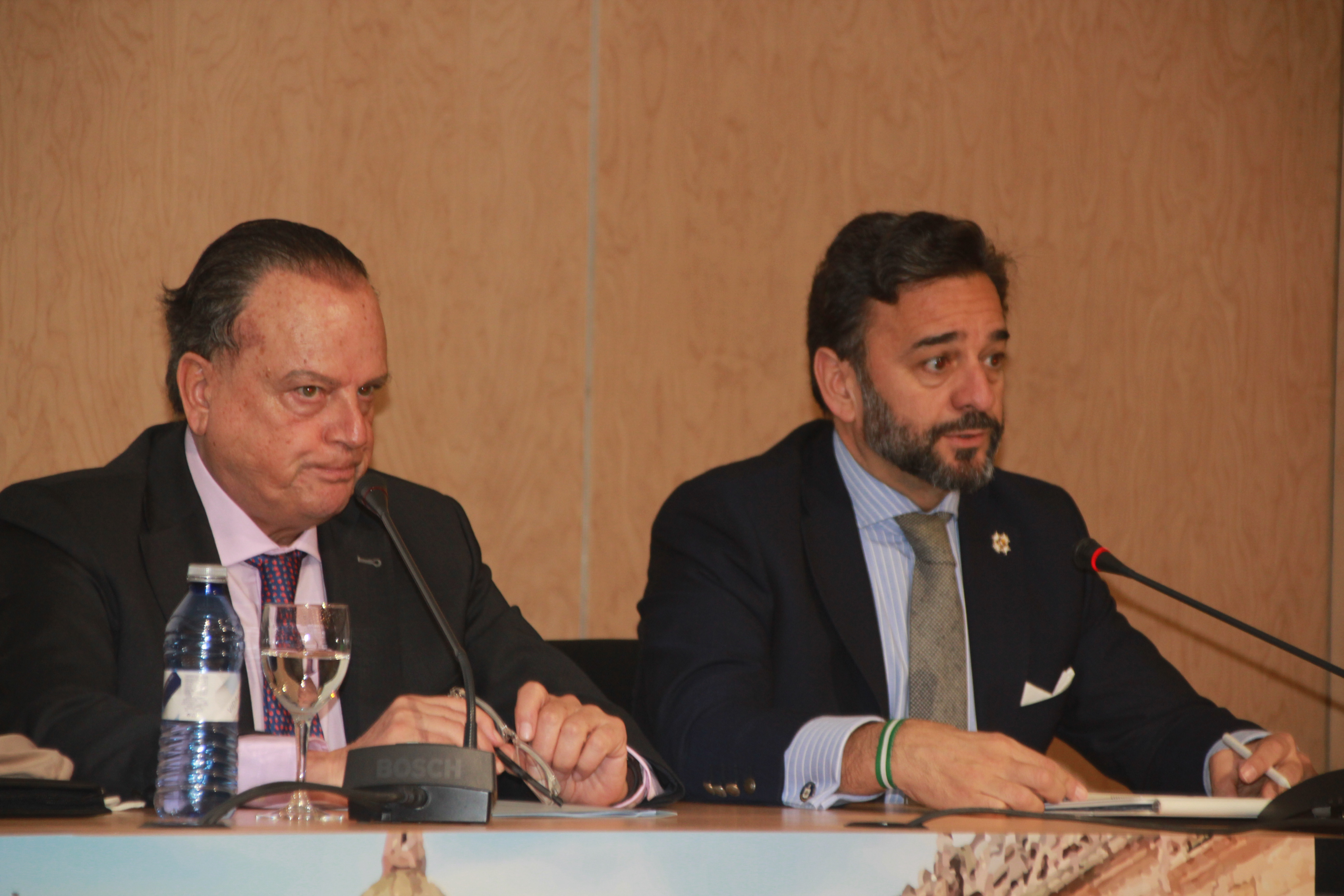 Manuel A. Cardenete y Mario Amilivia