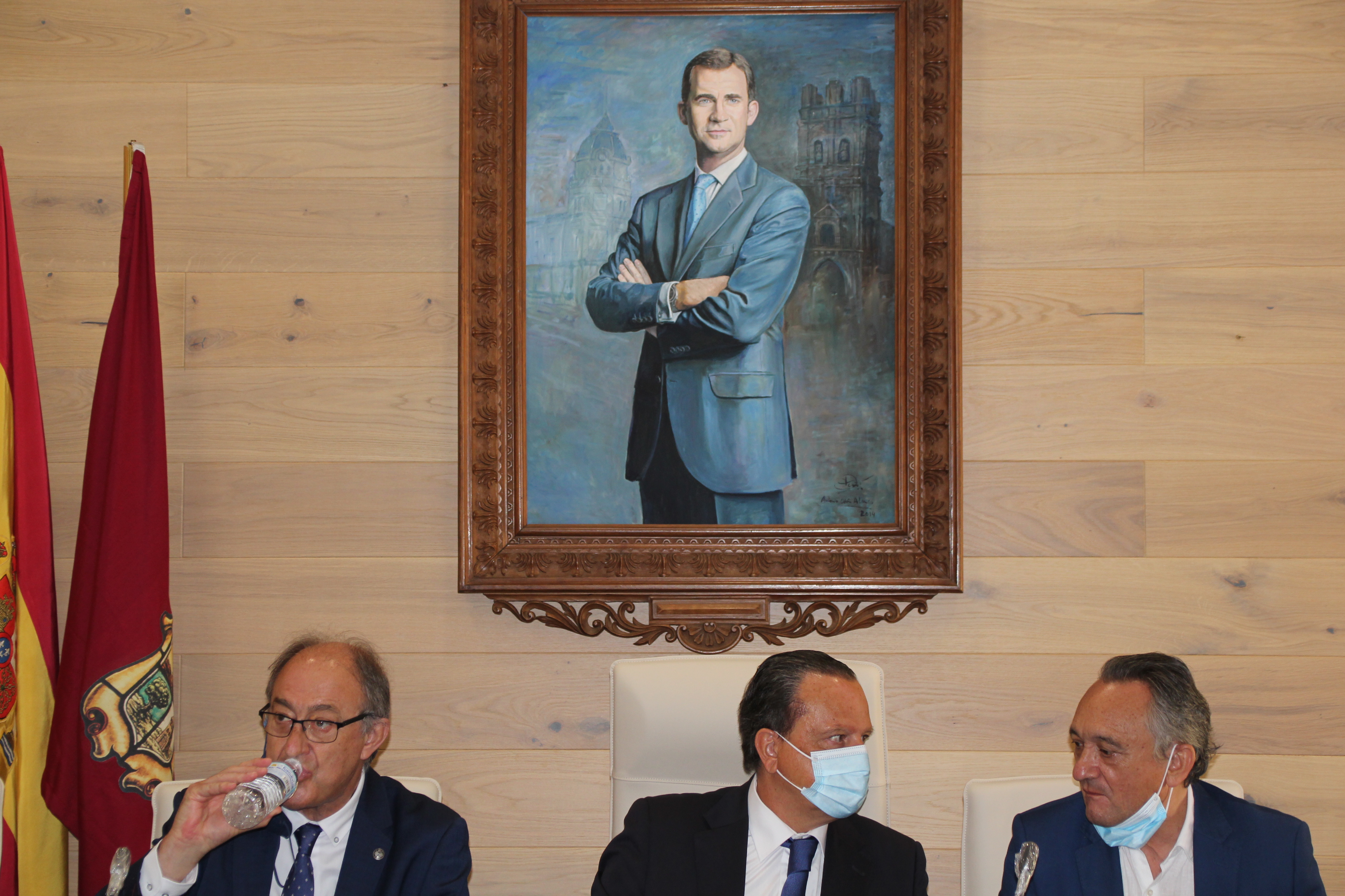 El presidente y los consejeros en el Pleno