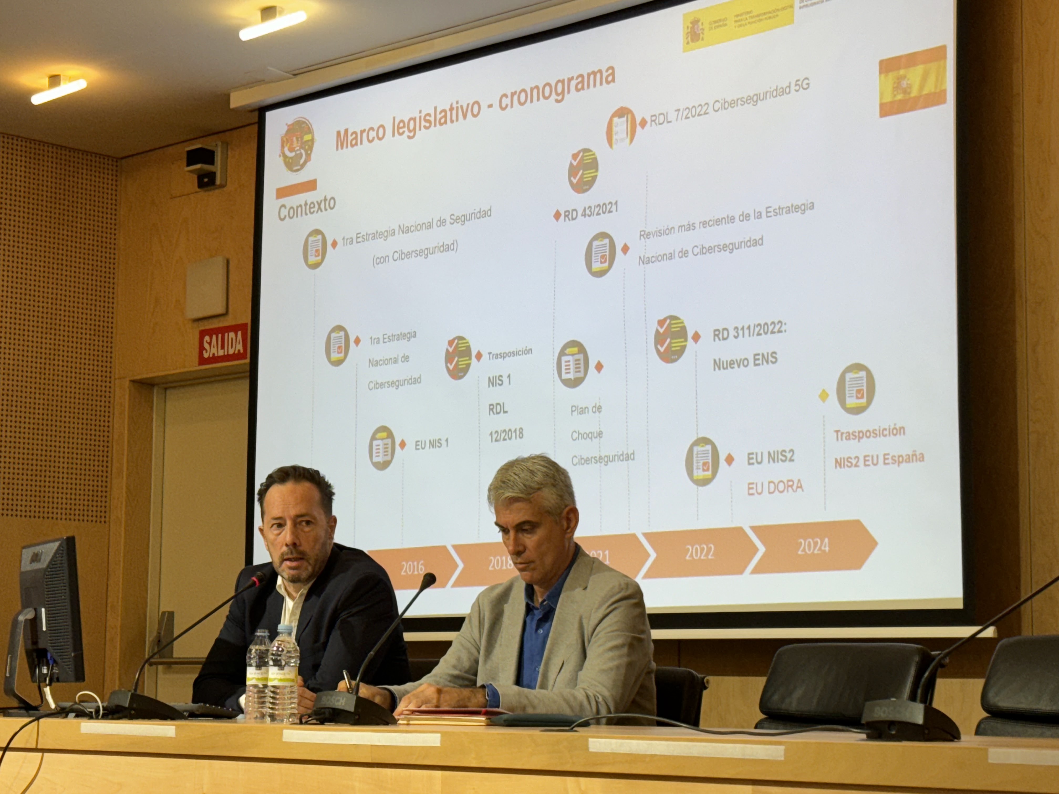 Técnicos del INCIBE y del CPD de la USAL