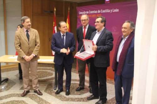 Uno de los empleados que se jubilan