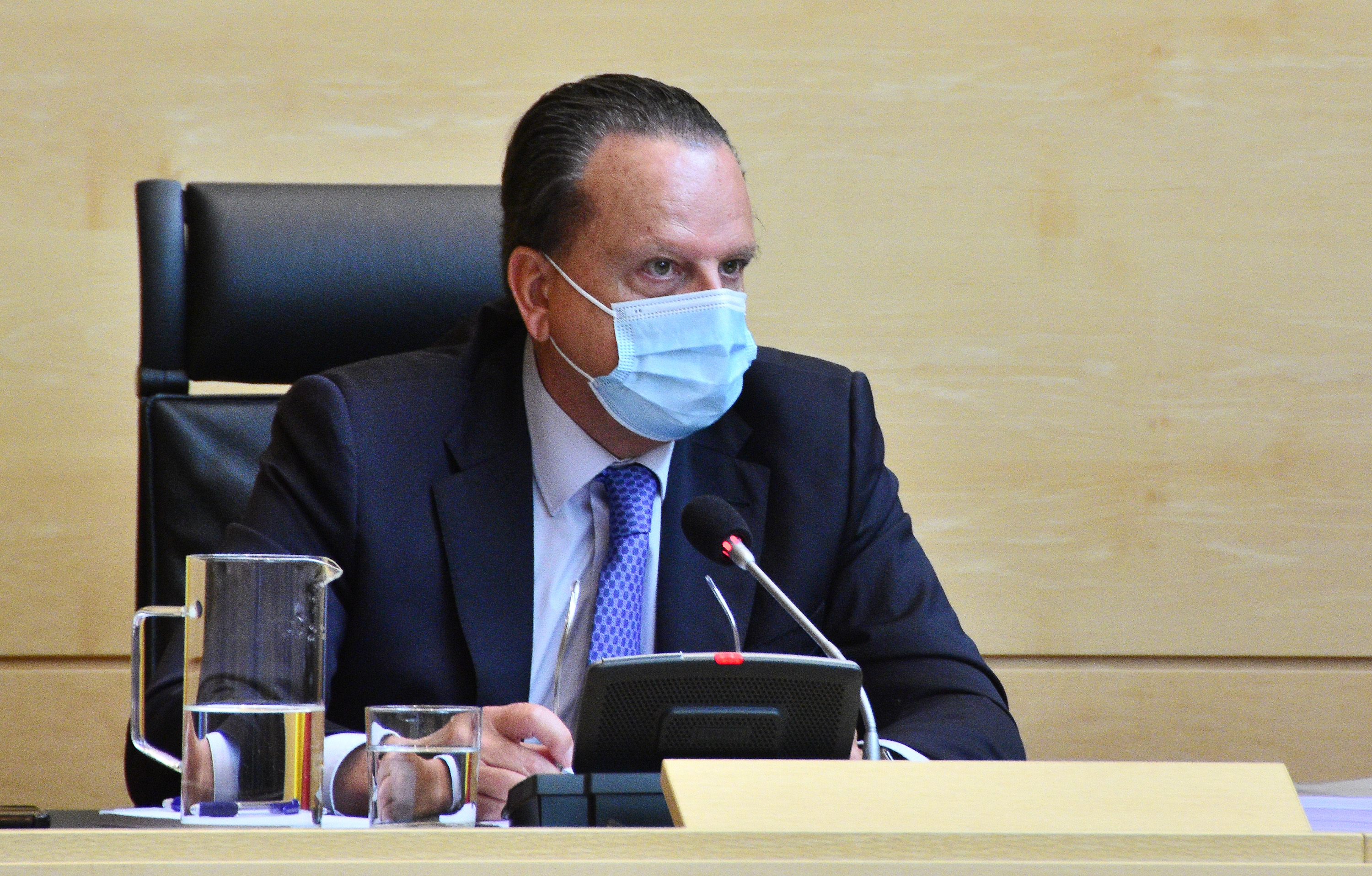 Amilivia durante la presentación de los dos informes
