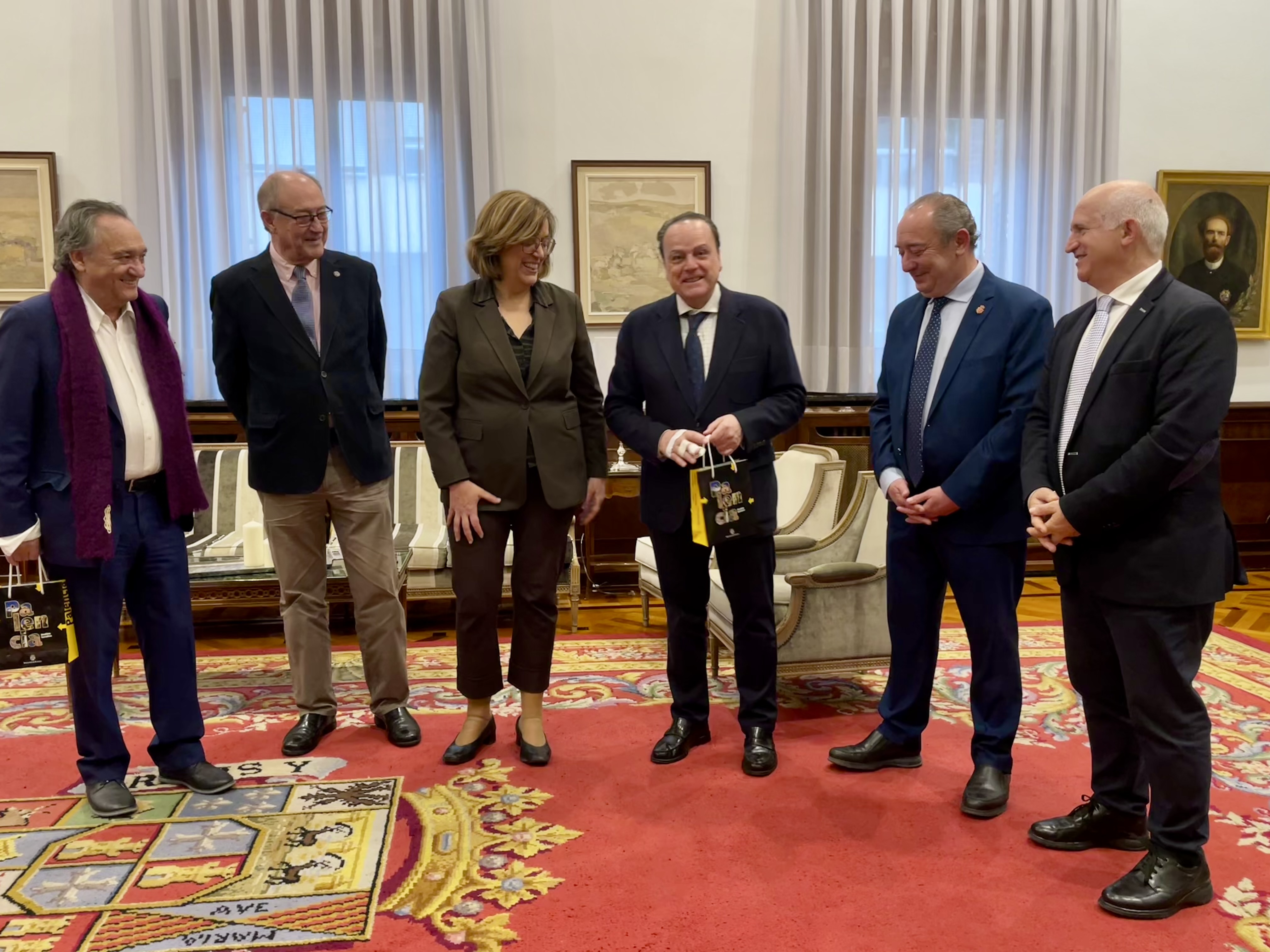 Amilivia, en el centro, flanqueado por Armisén, Melero, Jiménez y dos diputados provinciales