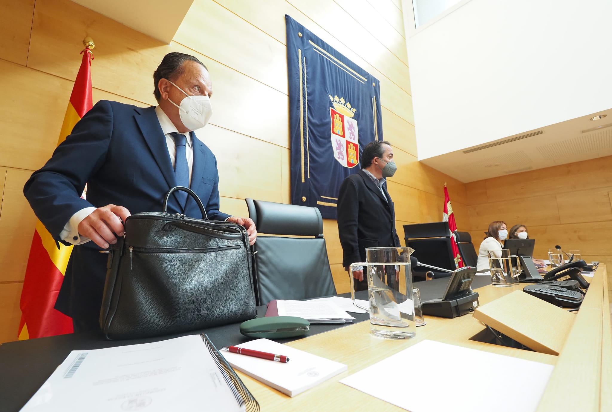 Otra fotografía de la Mesa de la Comisión