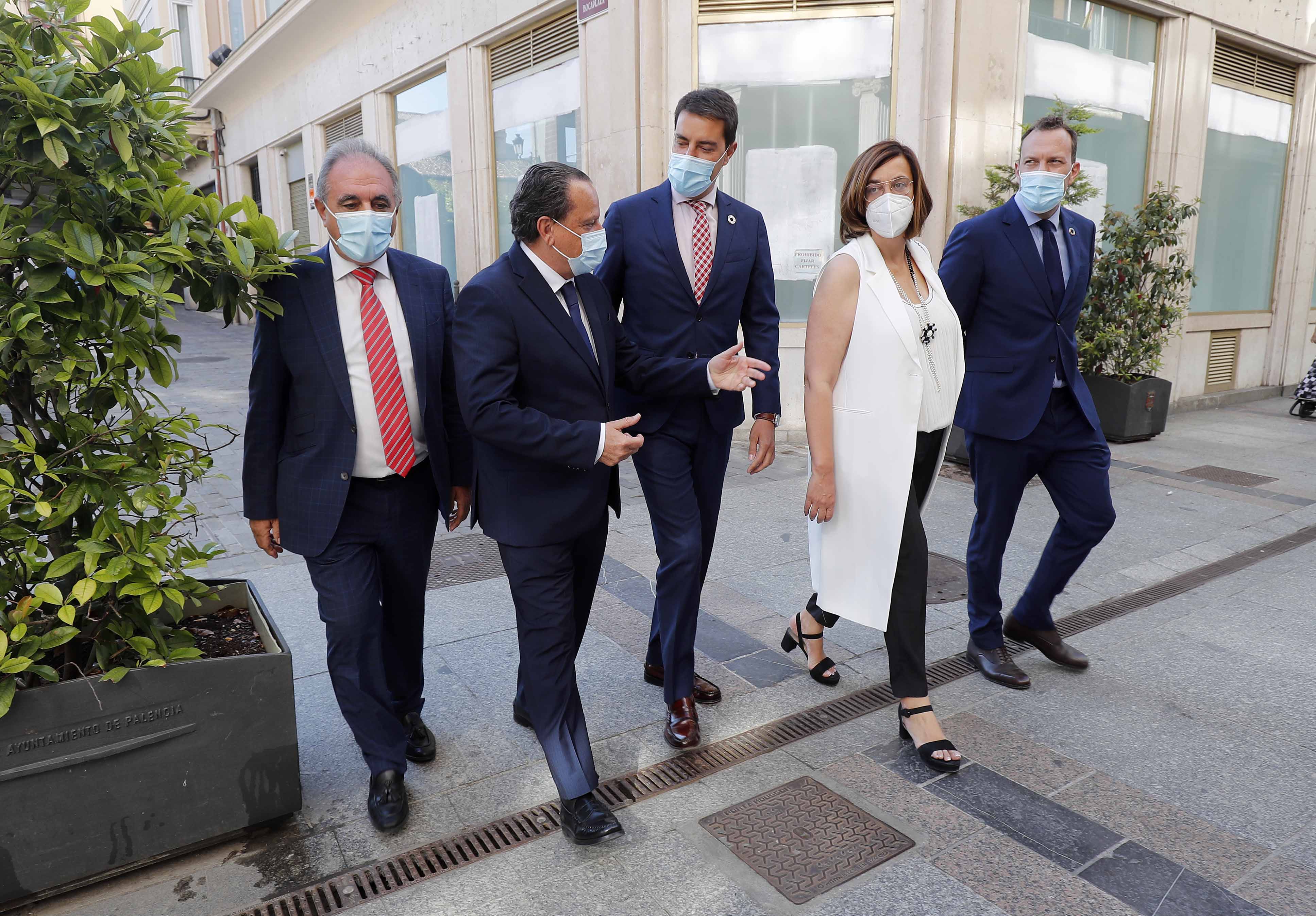 Ibáñez, Amilivia, Armisén y otras autoridades