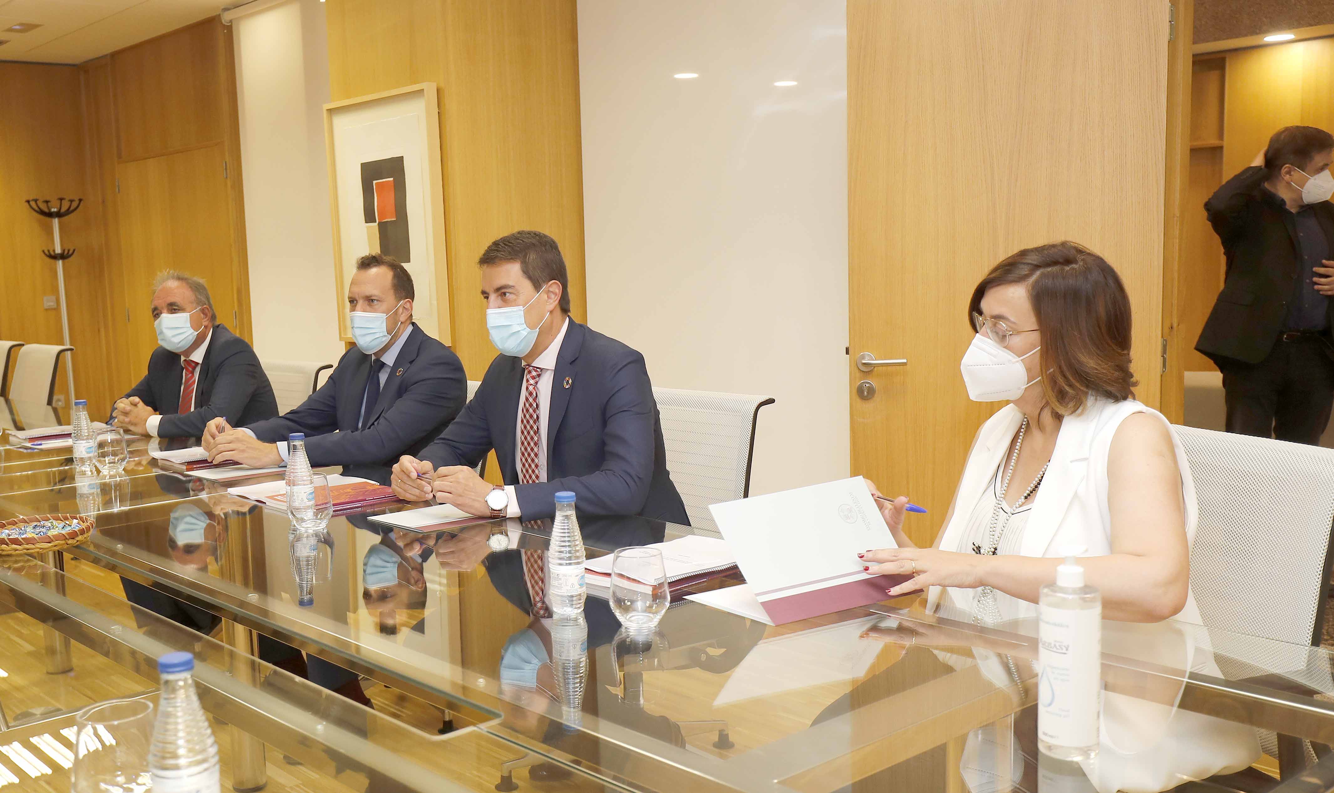Armisénn, Ibáñez, el director de Admon Local y el delegado territorial de la Junta
