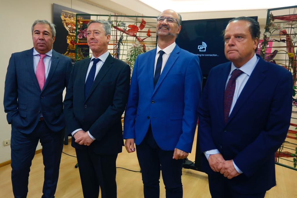 Peña, Amilivia, Fuentes y el director del Diario