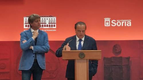 Carlos Martínez y Mario Amilivia en el Ayuntamiento