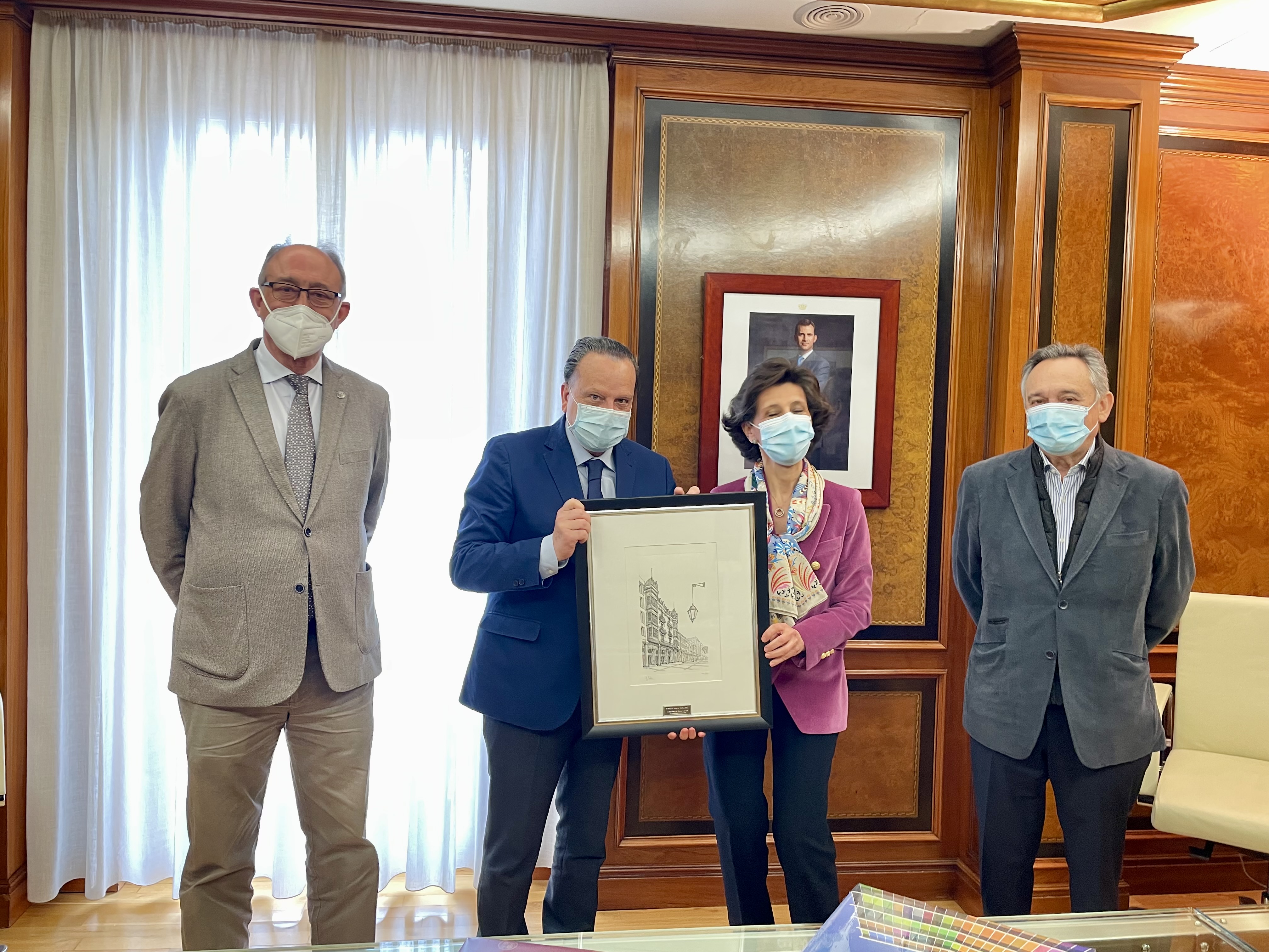De la Fuente y Amilivia junto a los consejeros
