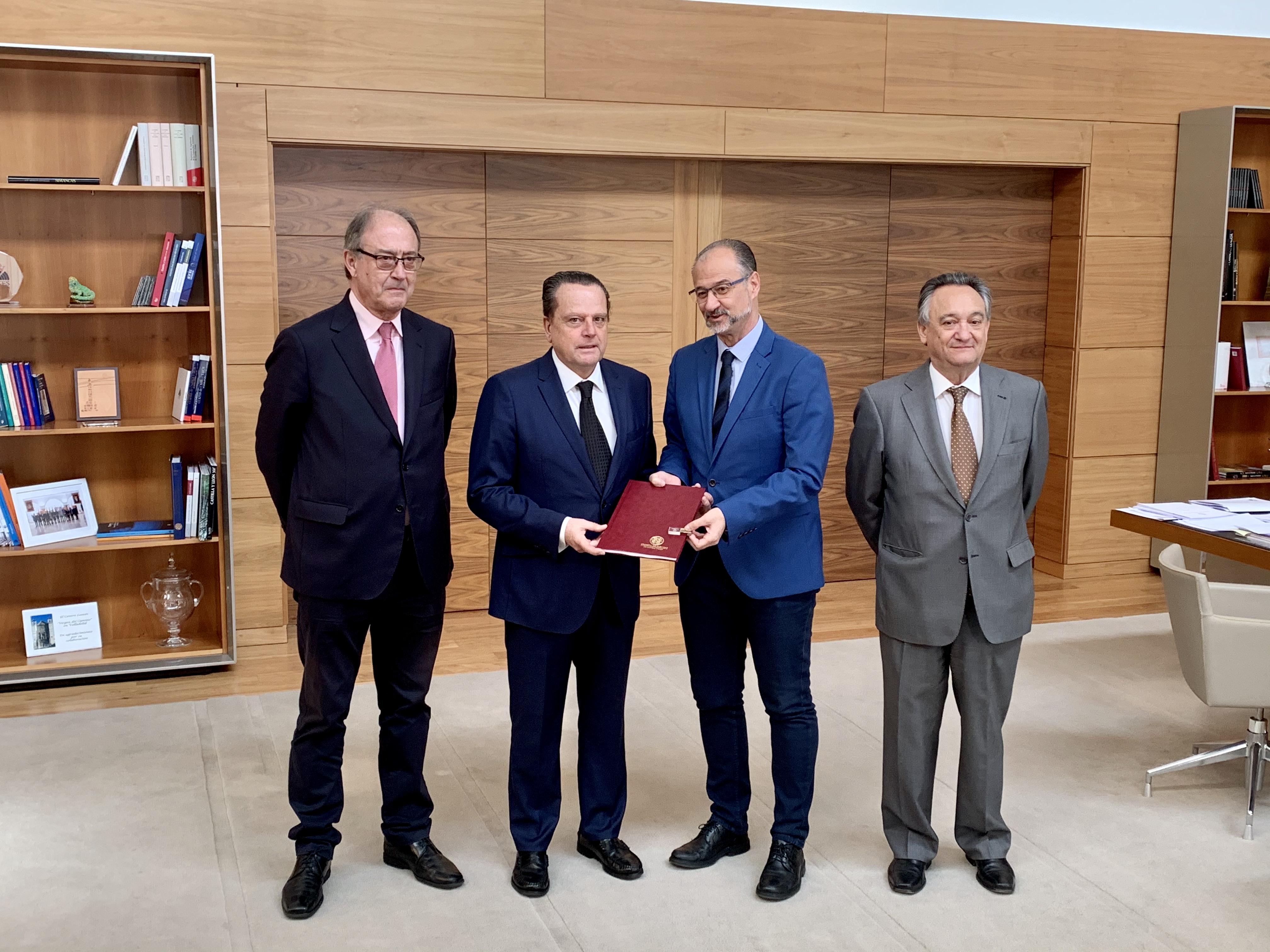 Fuentes, Amilivia y los consejeros
