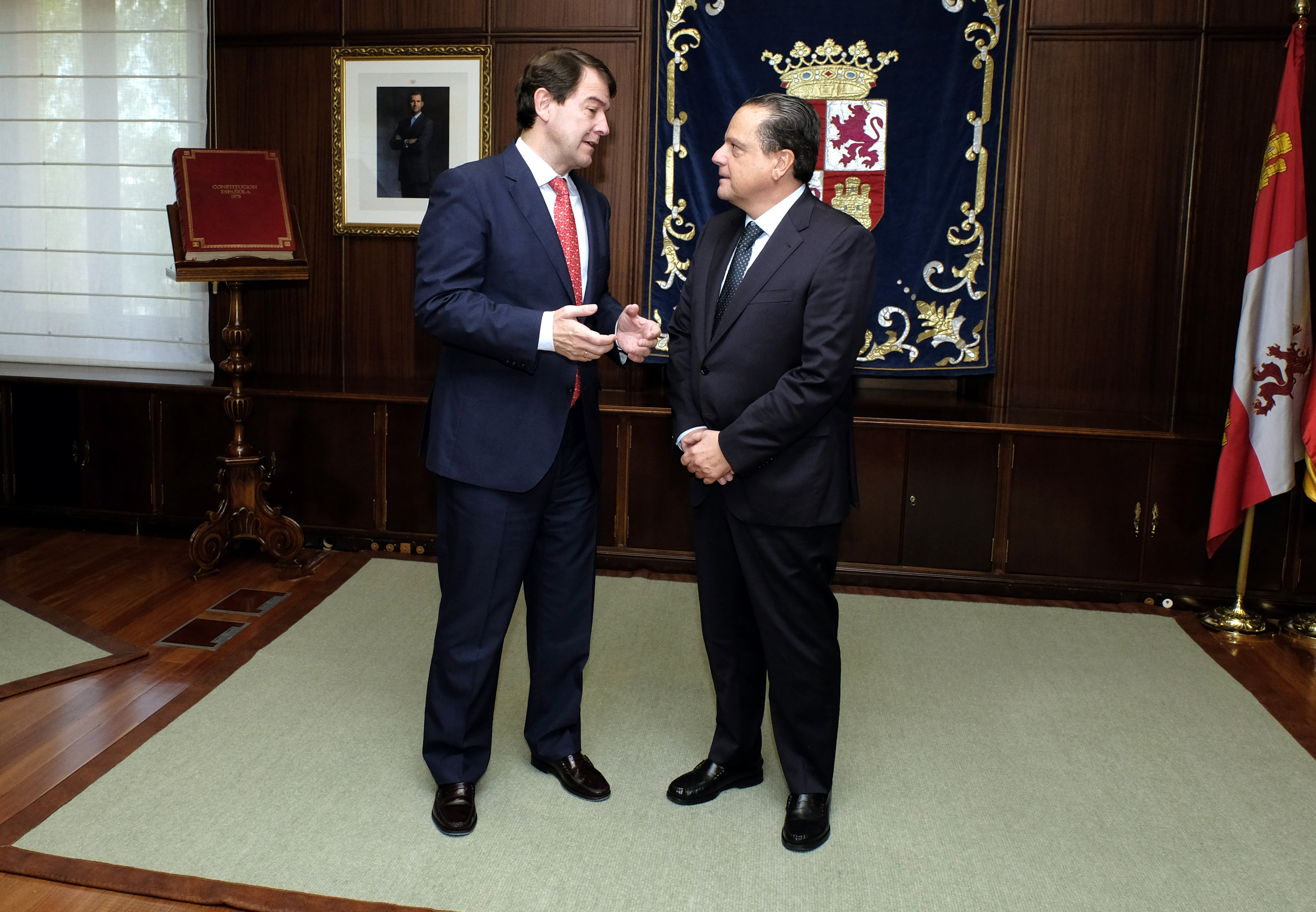 Fernández Mañueco y Mario Amilivia