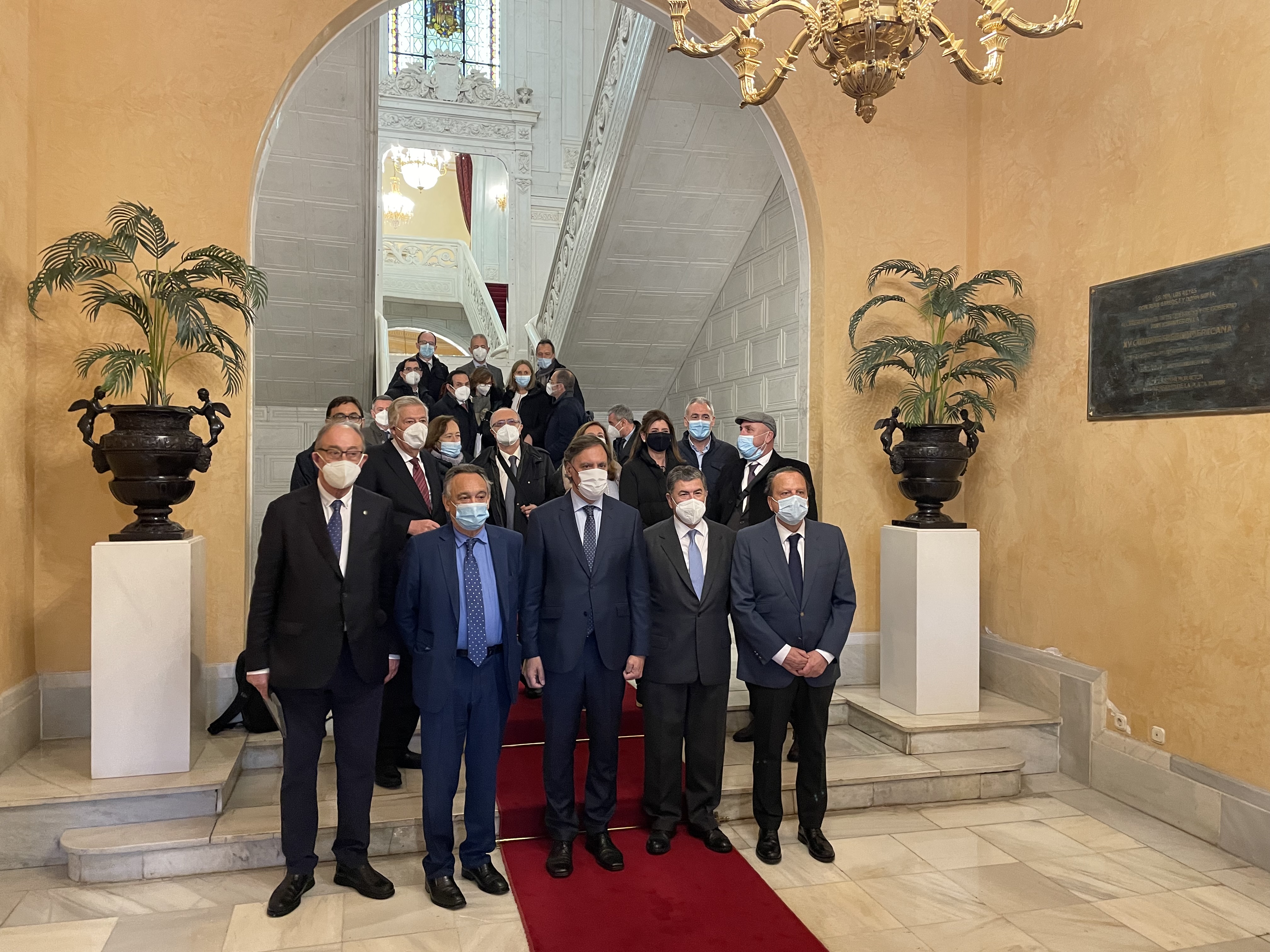 Foto de grupo en el Ayuntamiento de Salamanca