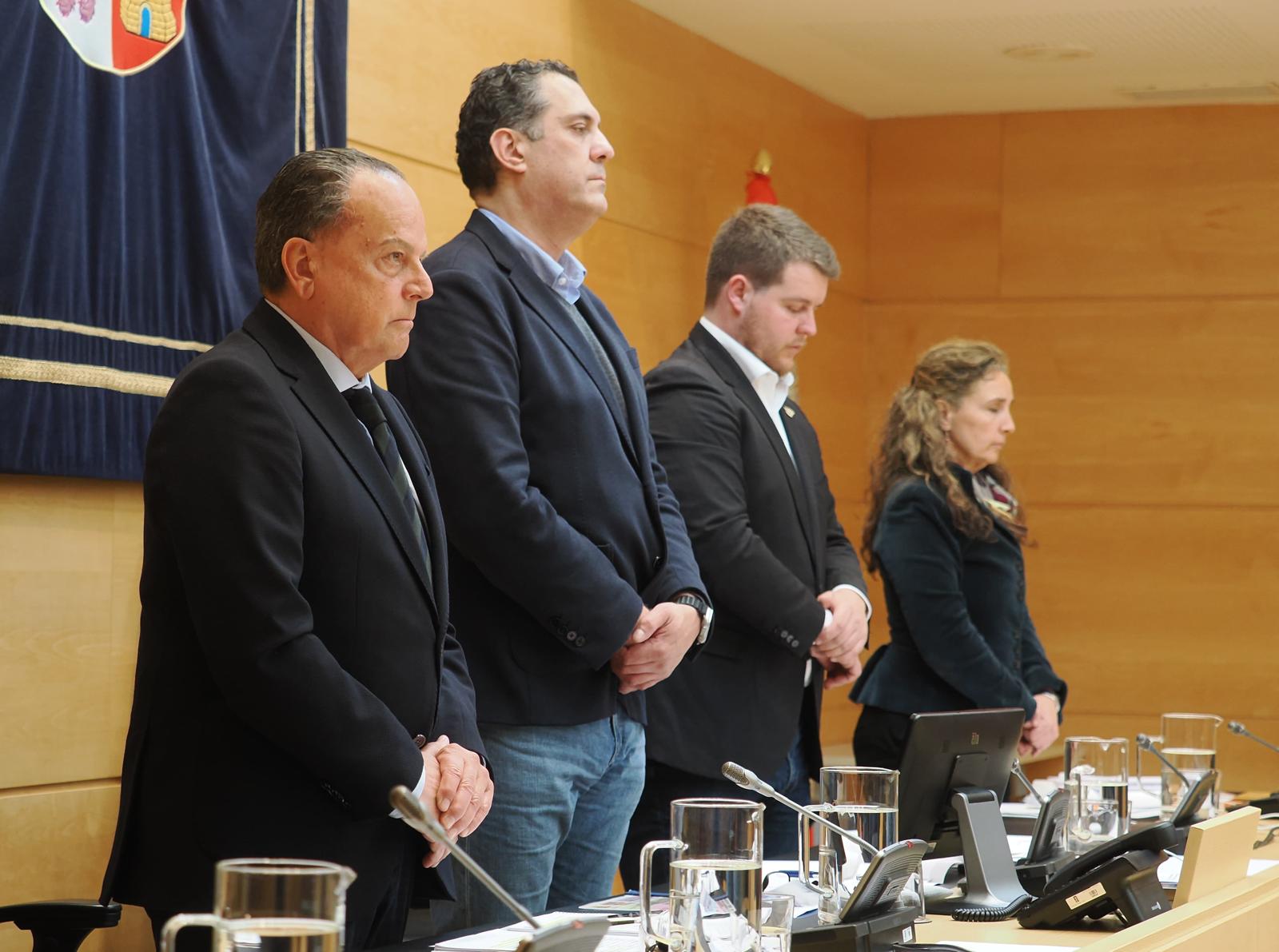Minuto de silencio de los miembros de la Comisión por el fallecimiento del Papa