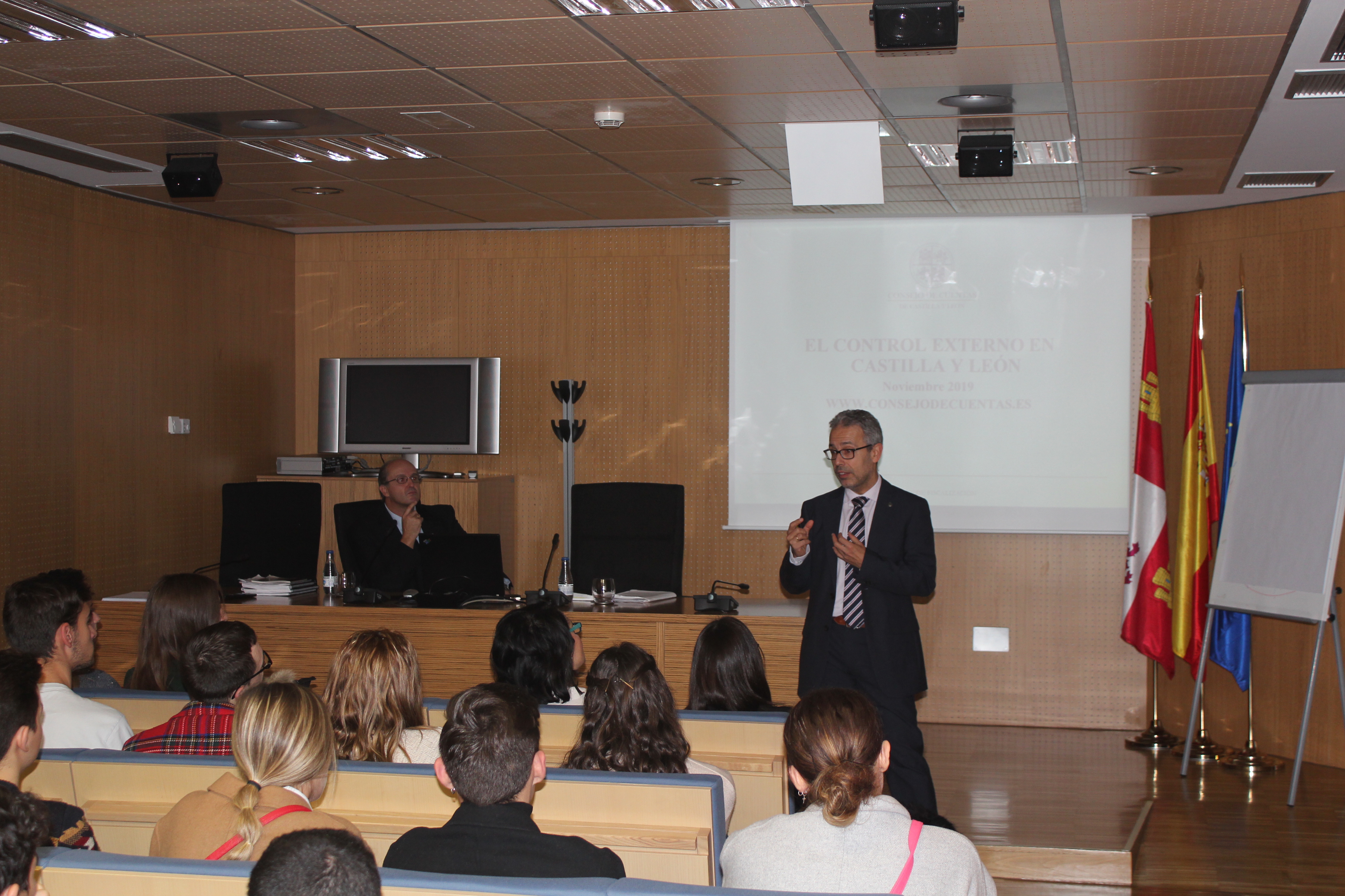 El director de Fiscalización explica las funciones del Consejo