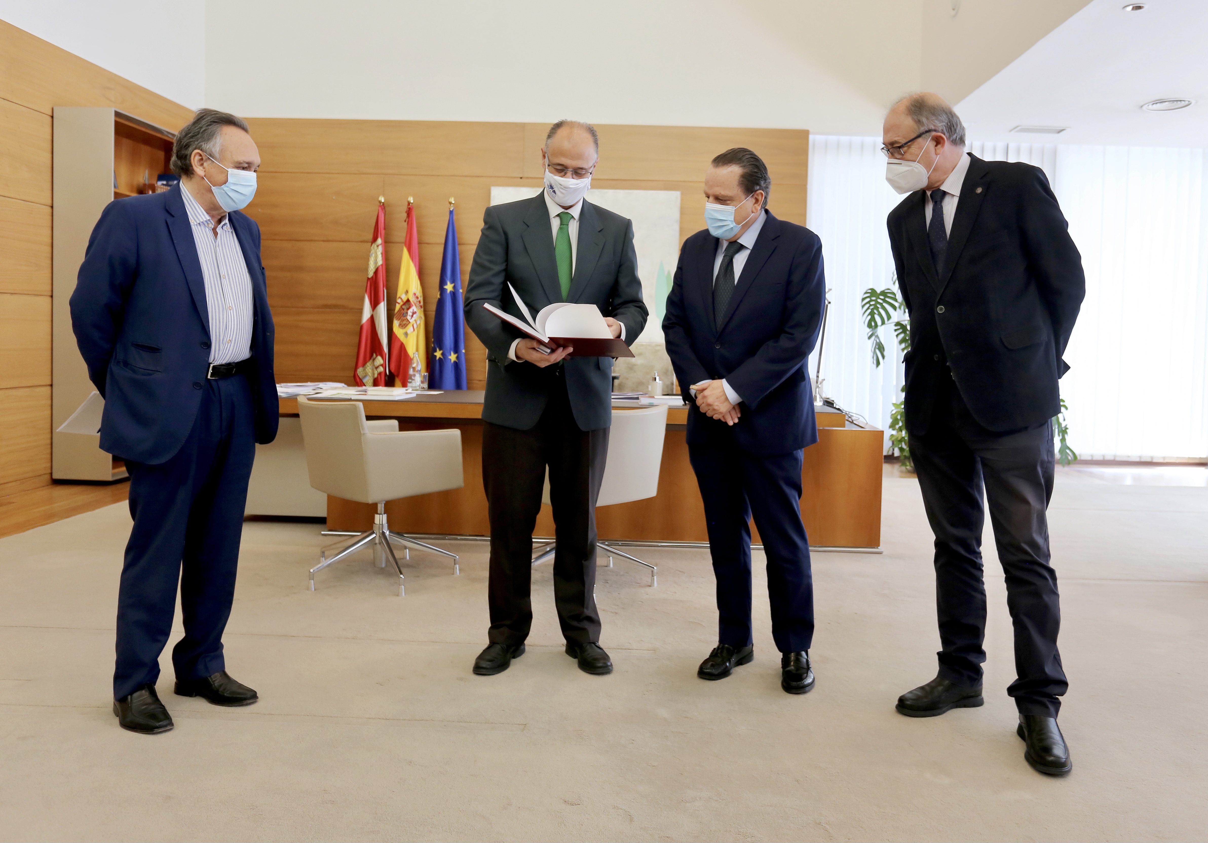 Entrega del Informe a Fuentes