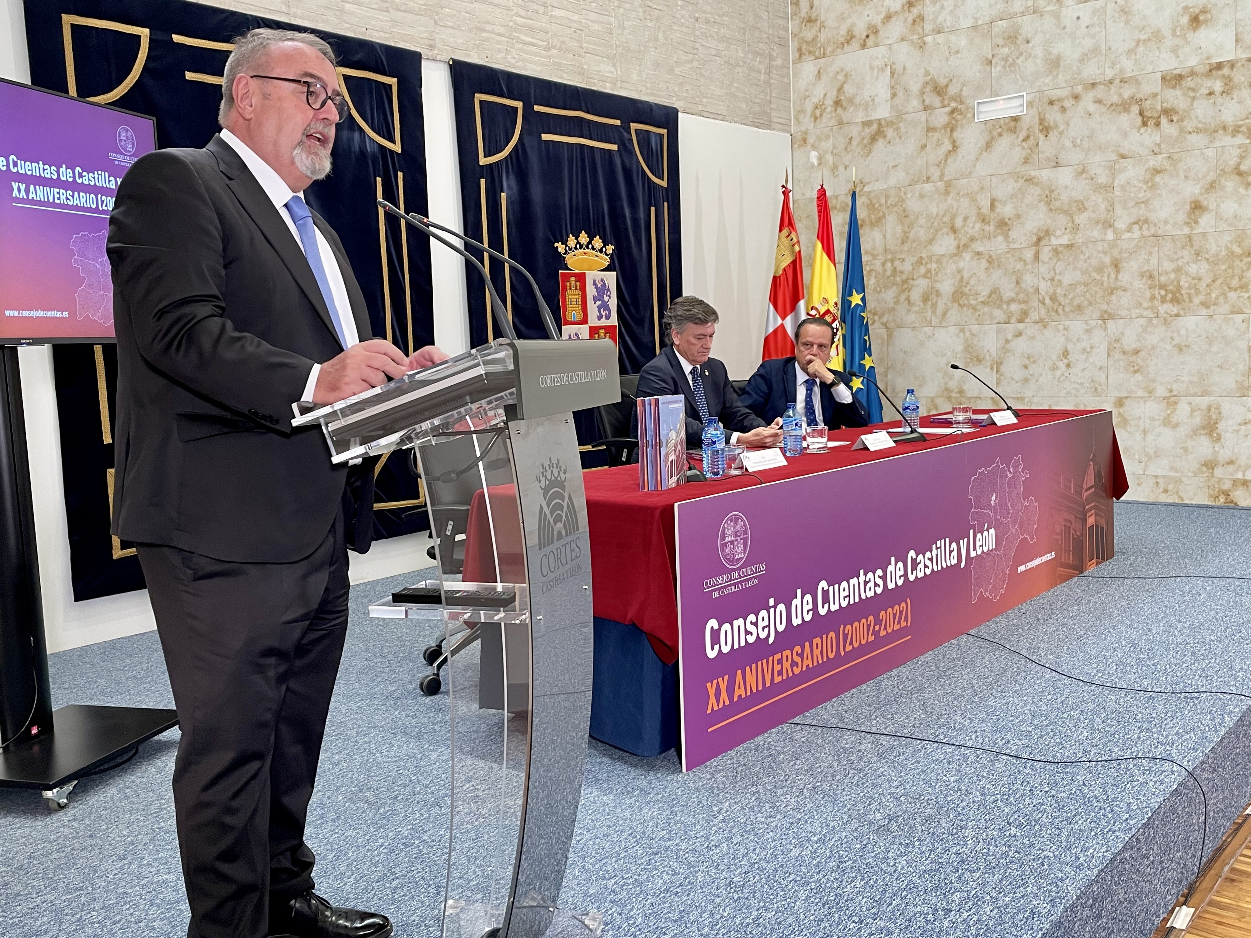 Fernando Rey pronunció la primera conferencia