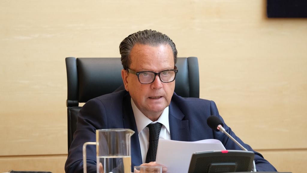 Amilivia expone los informes