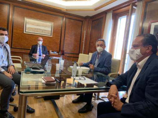 El presidente, consejeros y secretario del Consejo