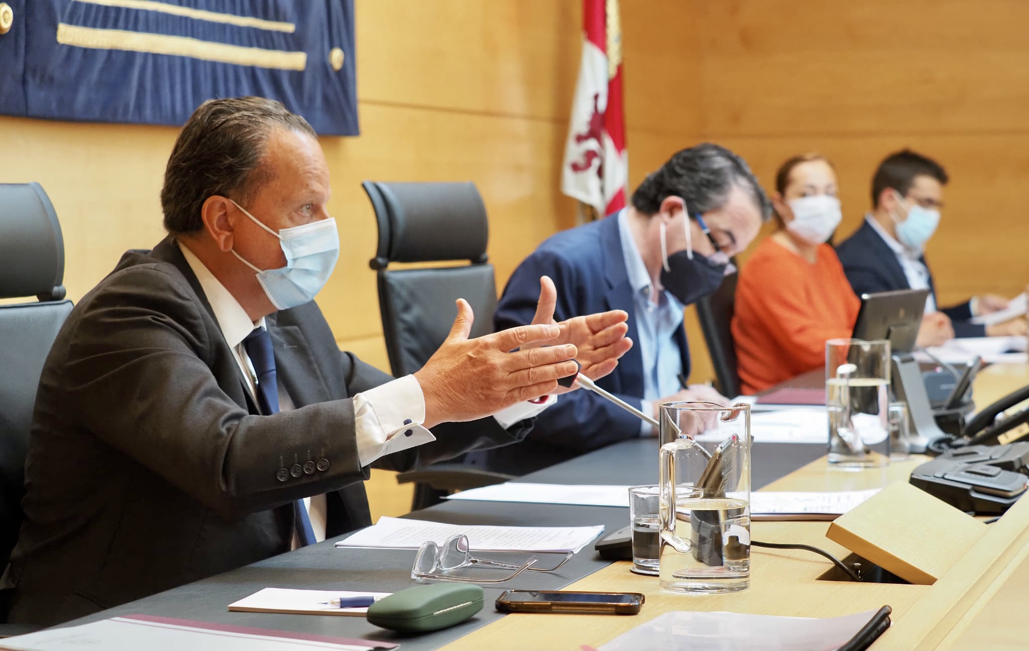 Amilivia durante la presentación de los informes