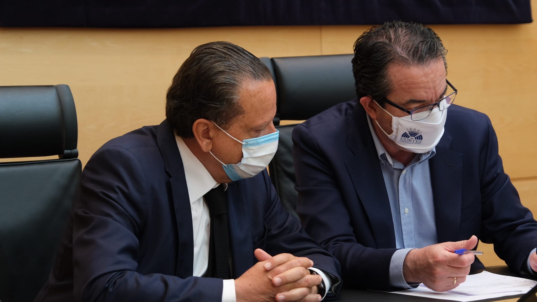 El presidente de la Comisión con Mario Amilivia