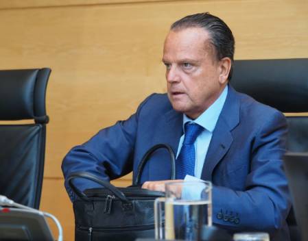 Amilivia al inicio de su presentación, esta tarde