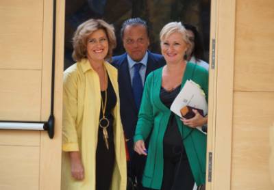 Paloma Vallejo, presidenta de la Comisión; Amilivia y Leticia García, portavoz del PP