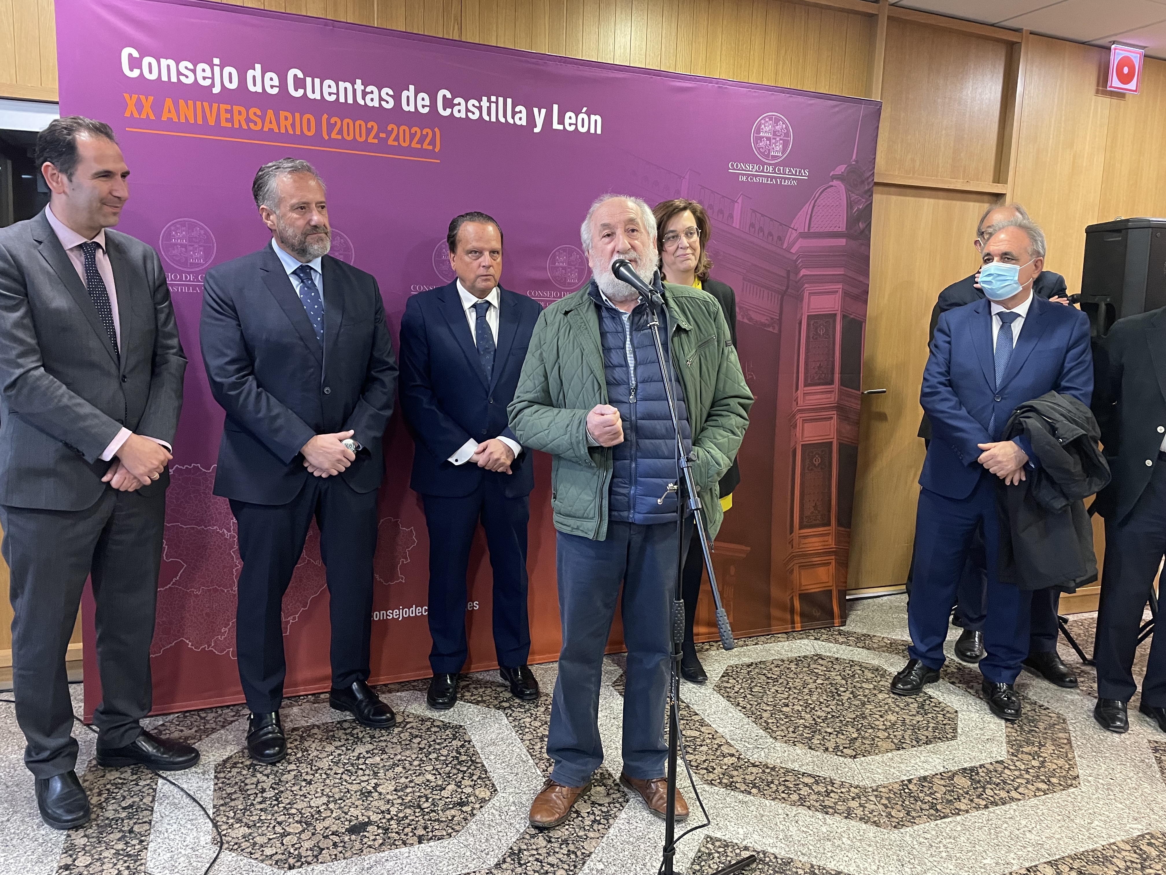 Luis Alonso se dirige a los asistentes