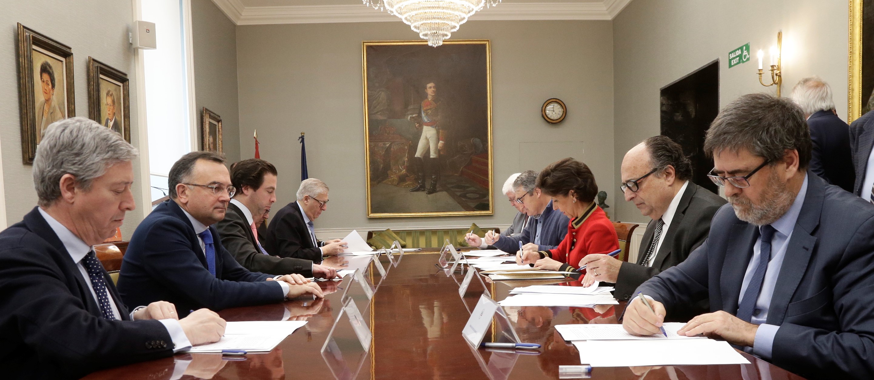 Momento de la firma en el TC