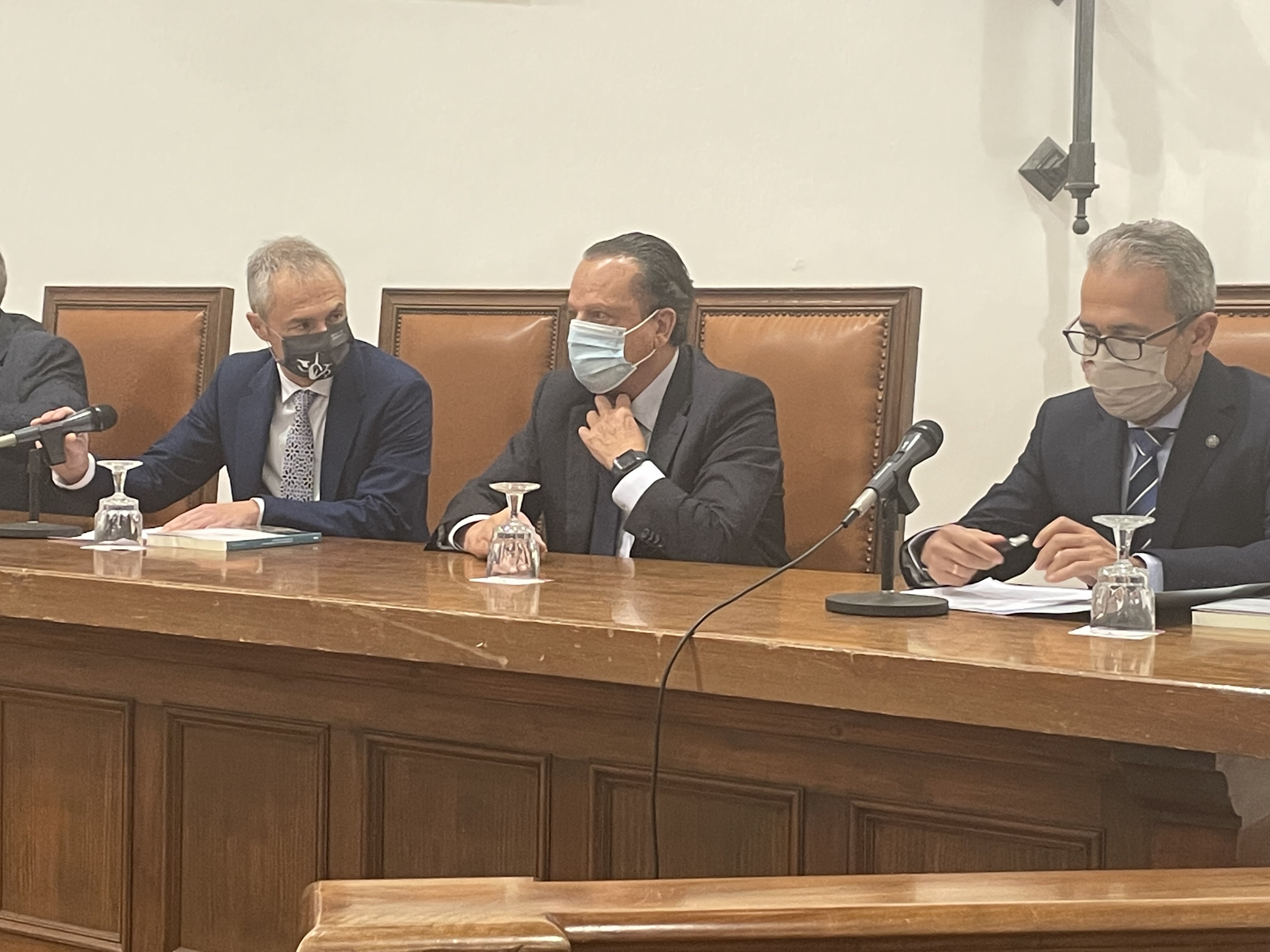 El rector de la USAL, Mario Amilivia y Santiago Martín