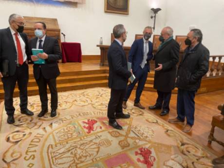 Imagen al término de la presentación del libro