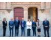 Foto de autoridades ante la portada de la USAL