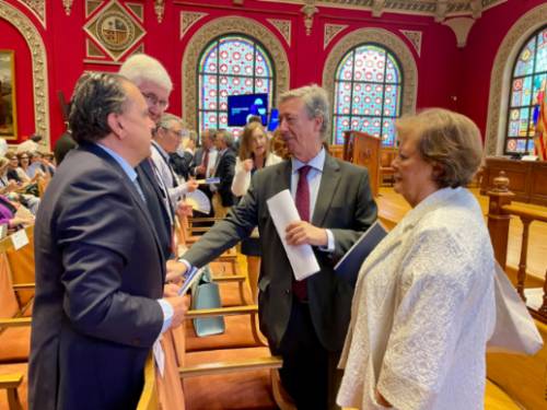 De dcha a izq., la presidenta del Tribunal de Cuentas, el presidente de la Cámara de Cuentas de Aragón y Amilivia