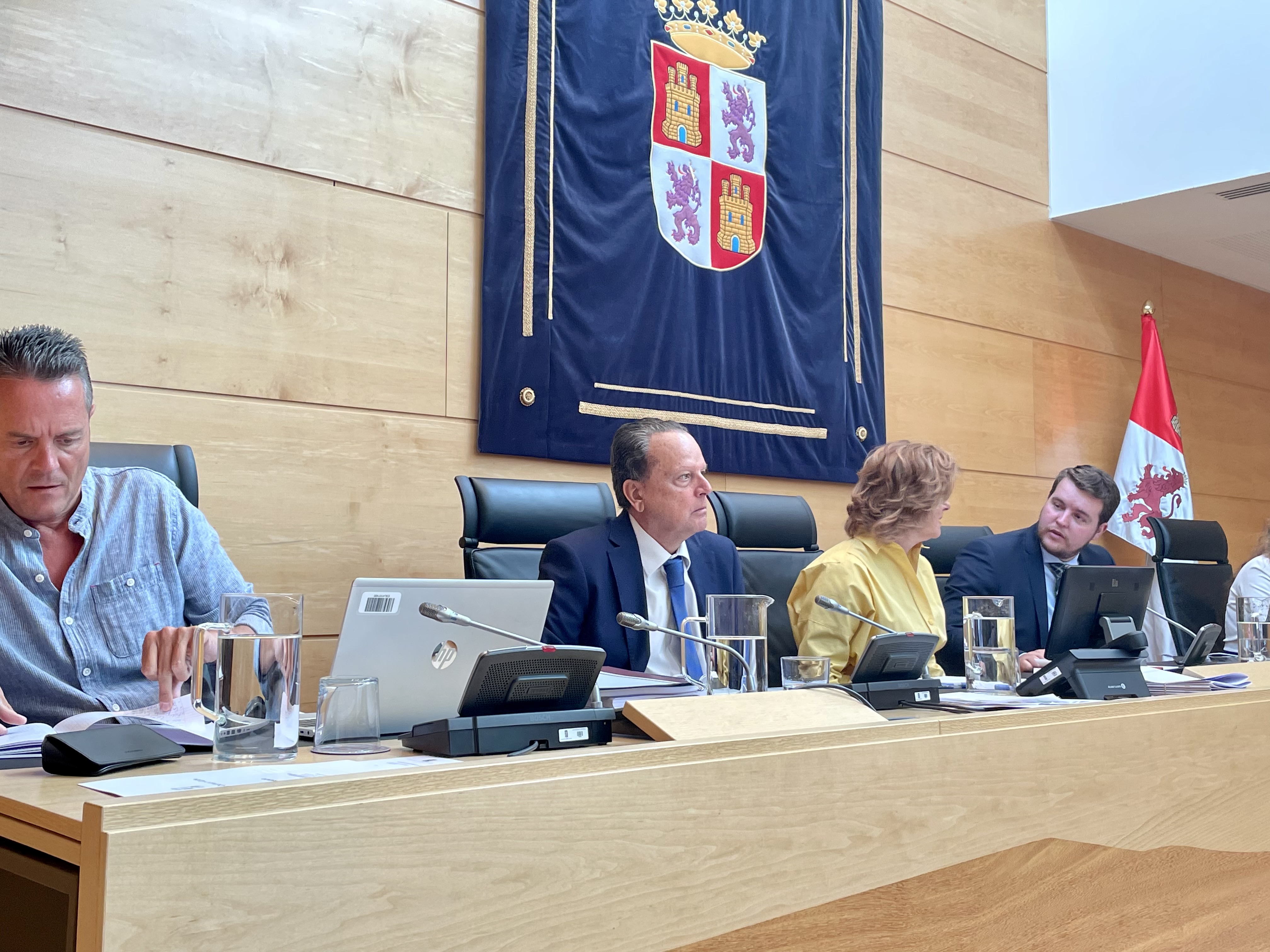 Amilivia a punto de dar comienzo comparecencia