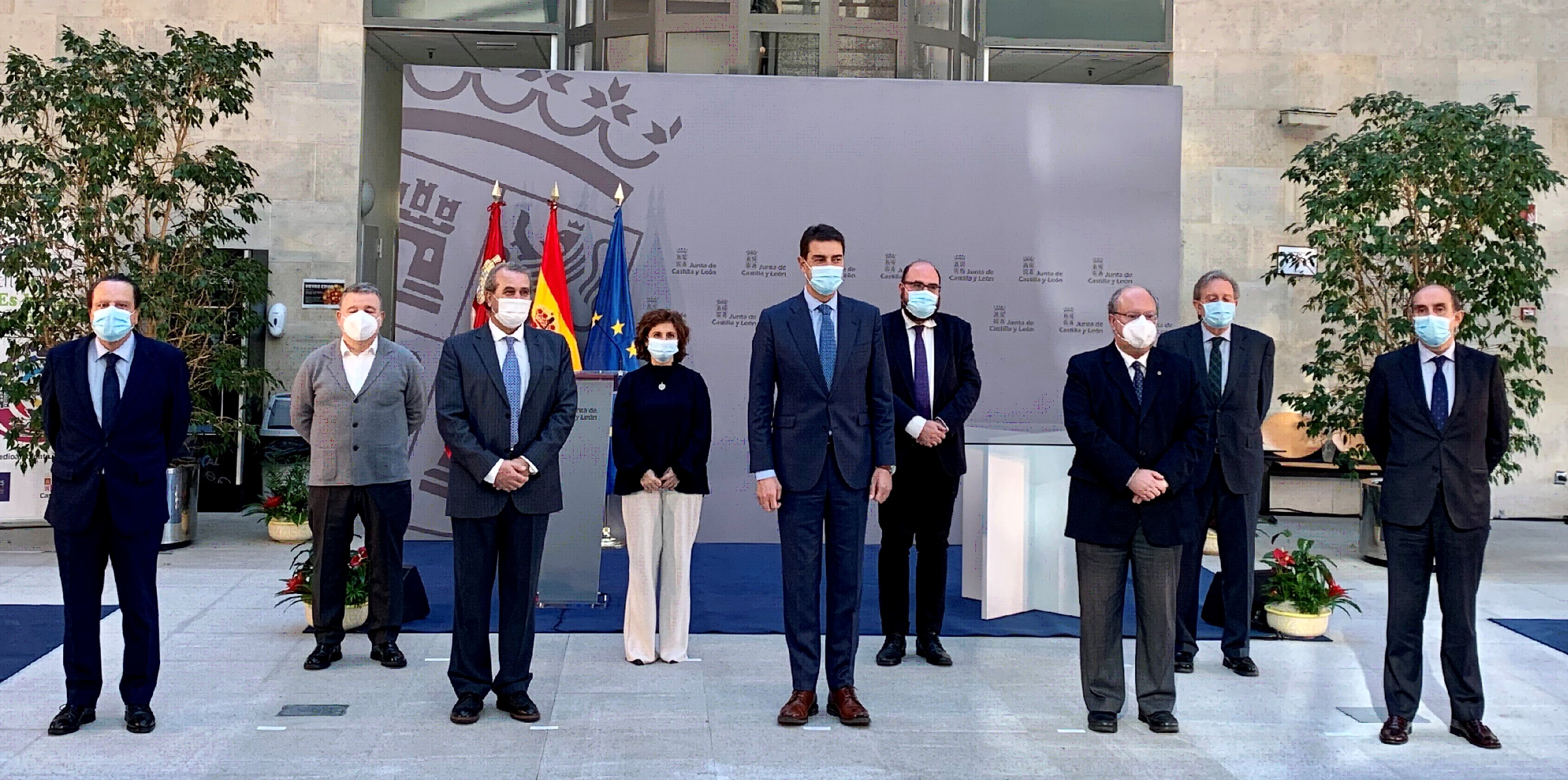 Foto general tras la firma
