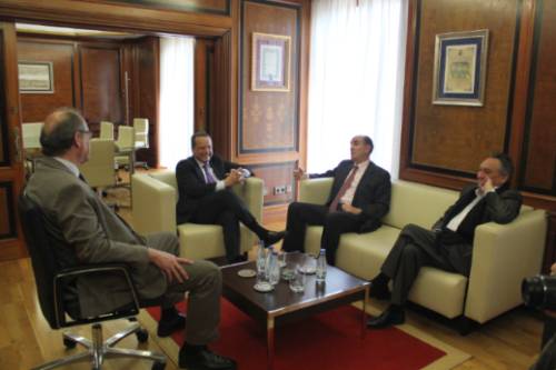 Reunión institucional