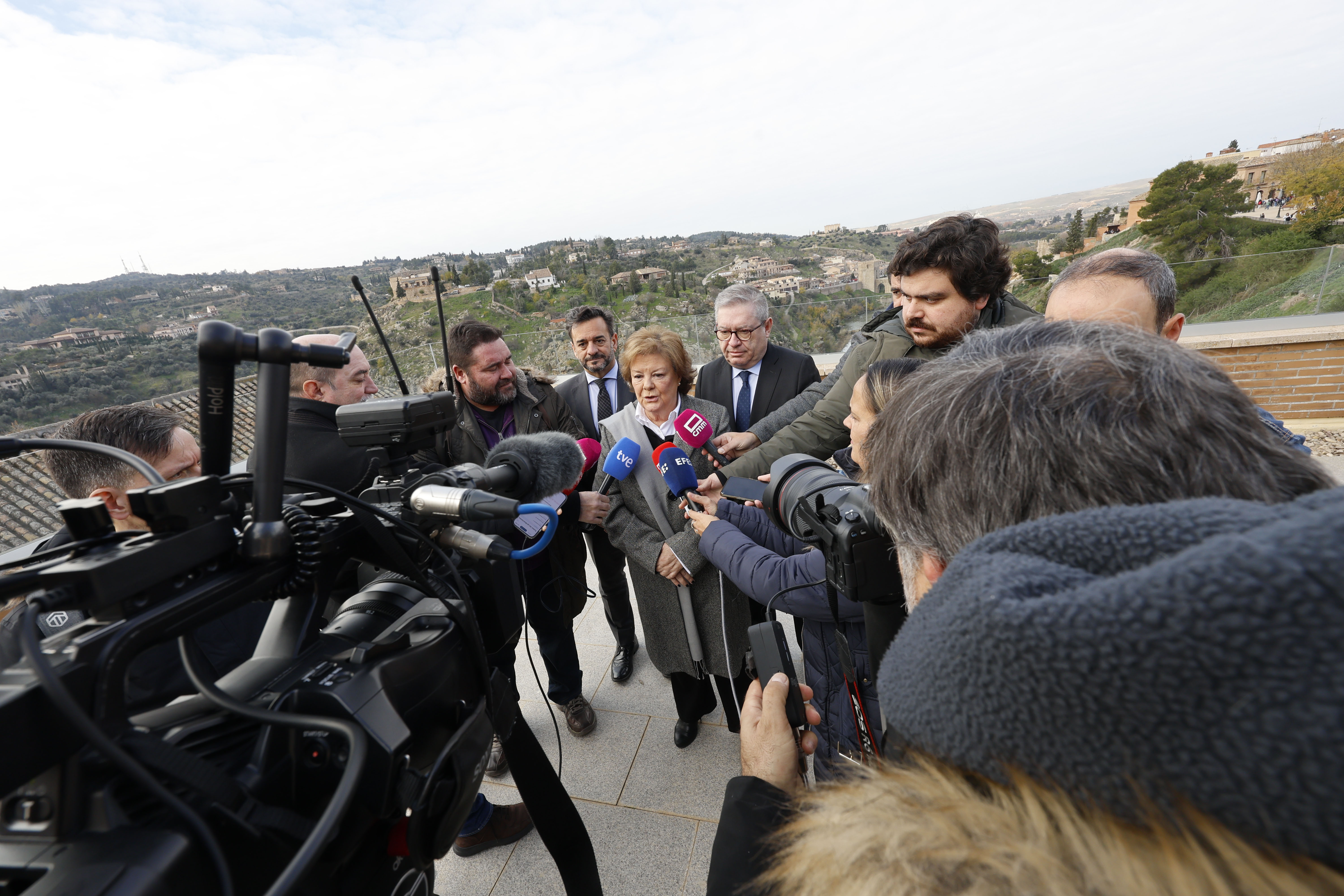 La presidenta del TC ante los periodistas