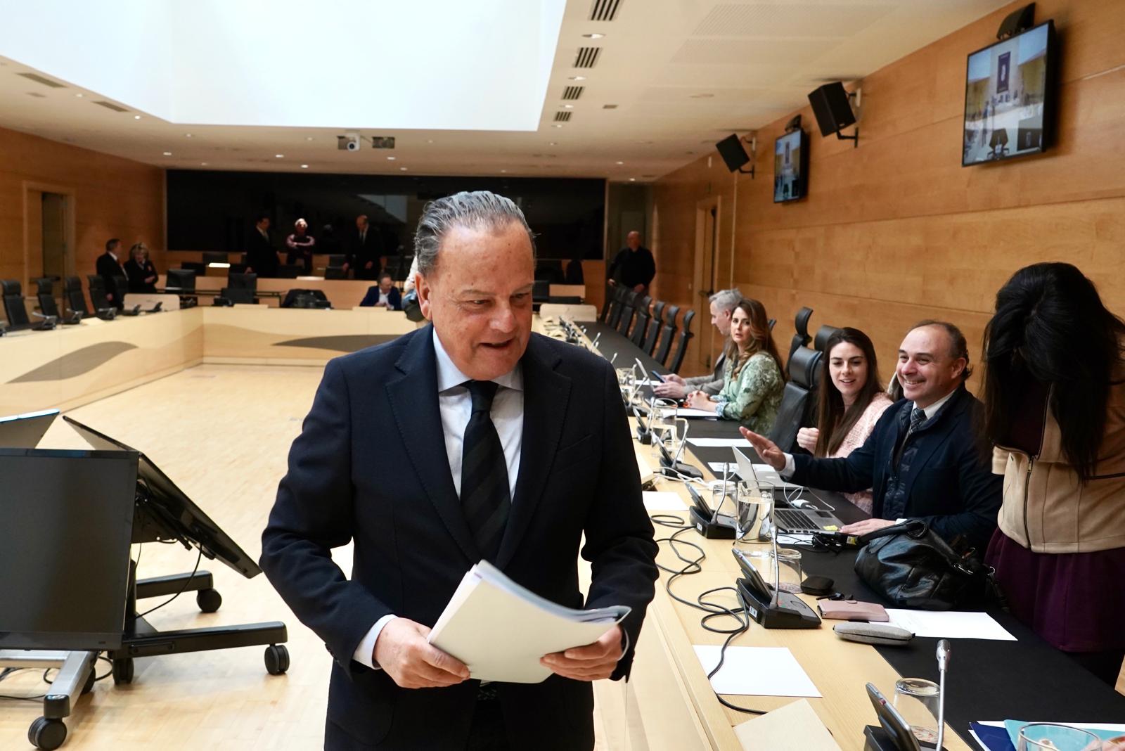 Mario Amilivia antes del inicio de la sesión